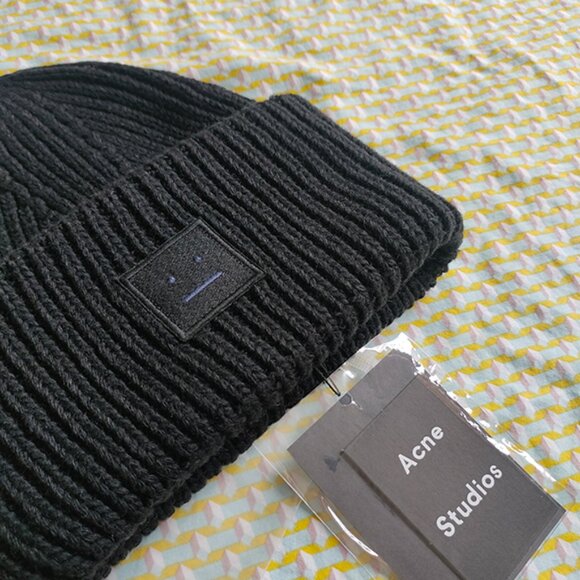 Acne Studios Knitted Hat - Picture 2 of 5